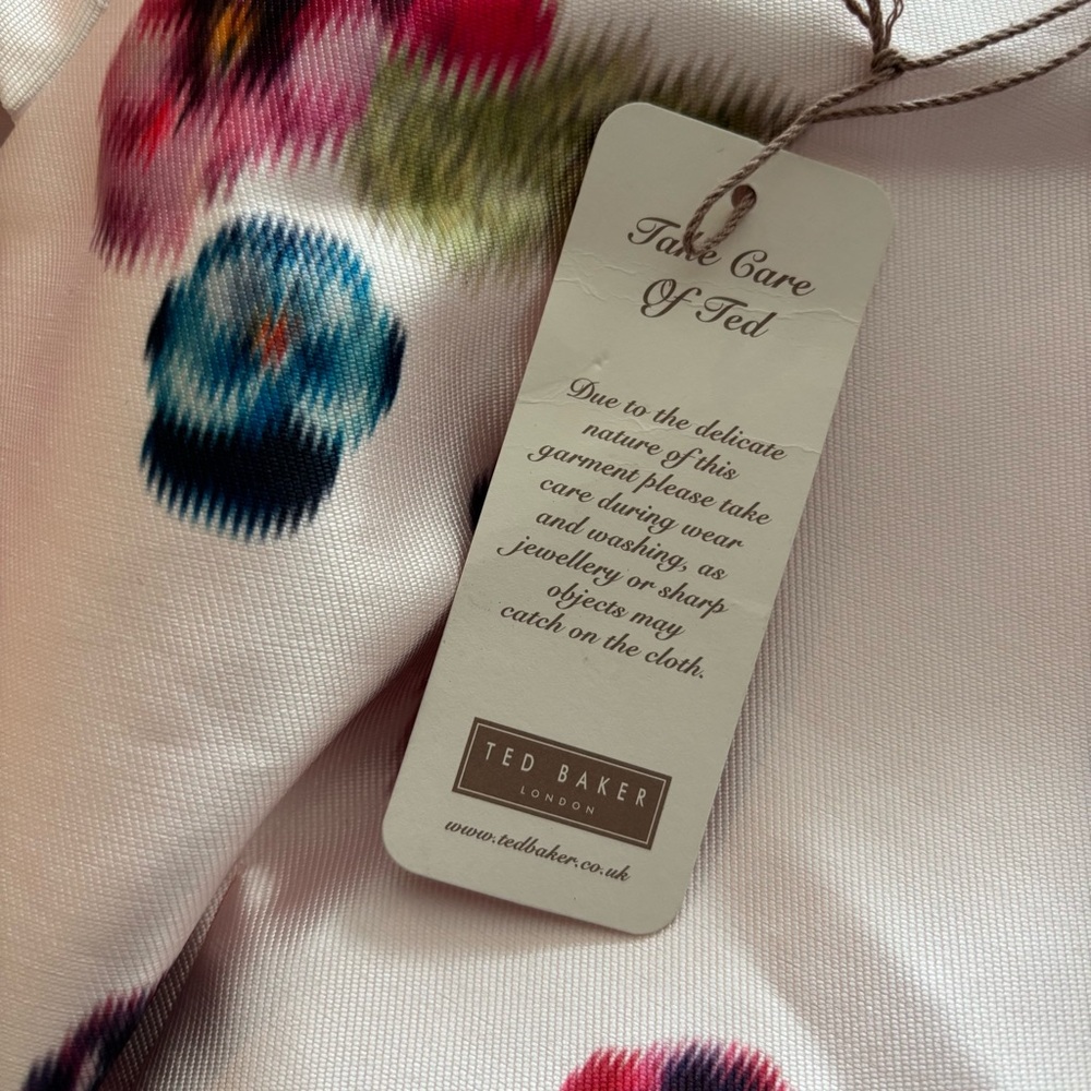 ❗️NWT Ted Baker Ibia Baby Pink Cap Sleeve Dress with Multicolor Floral Print 10 - Picture 10 of 10